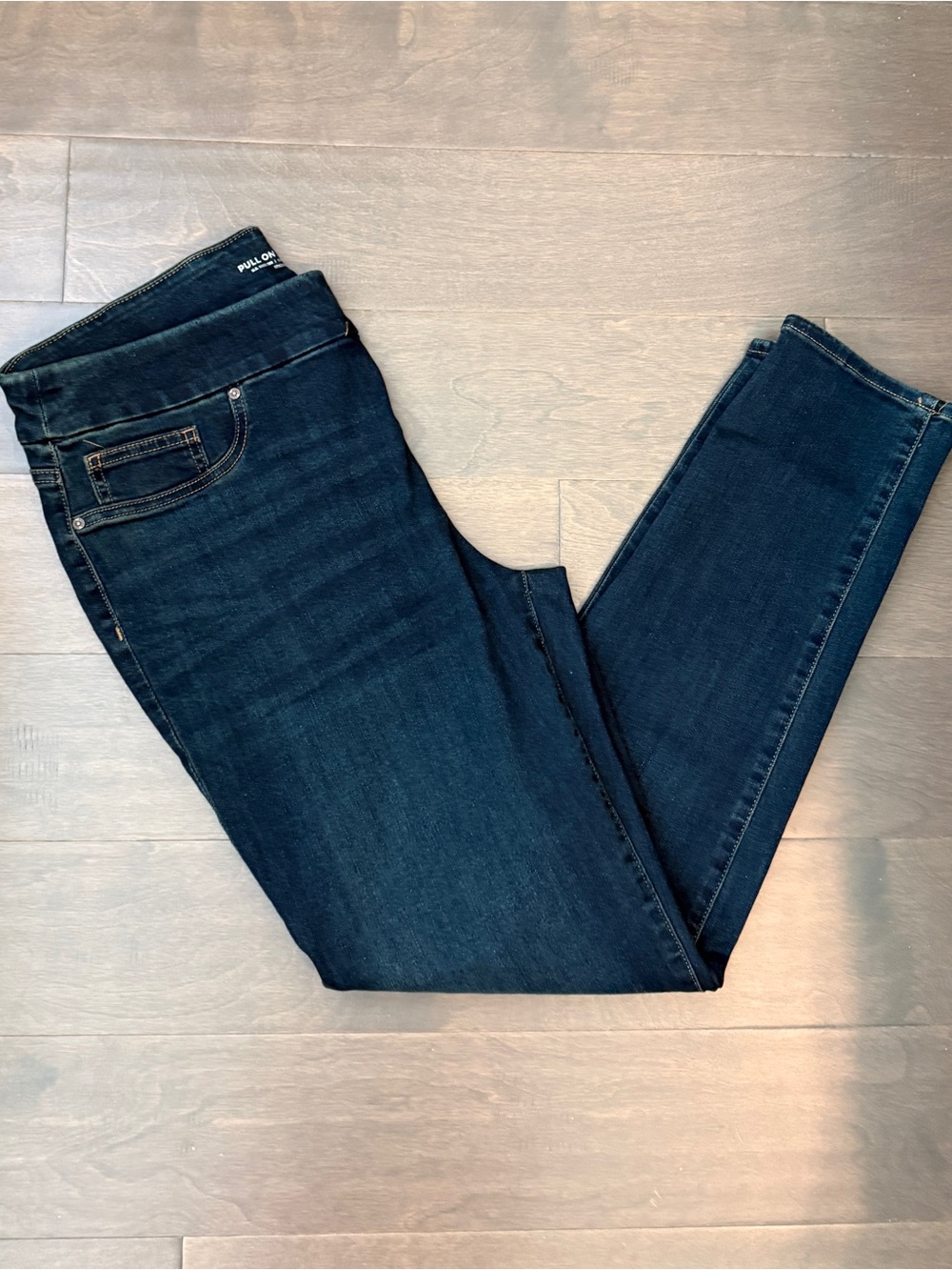 Chico's Dark Indigo Pull on Jegging Jeans 12 Chicos 2 Excellent.